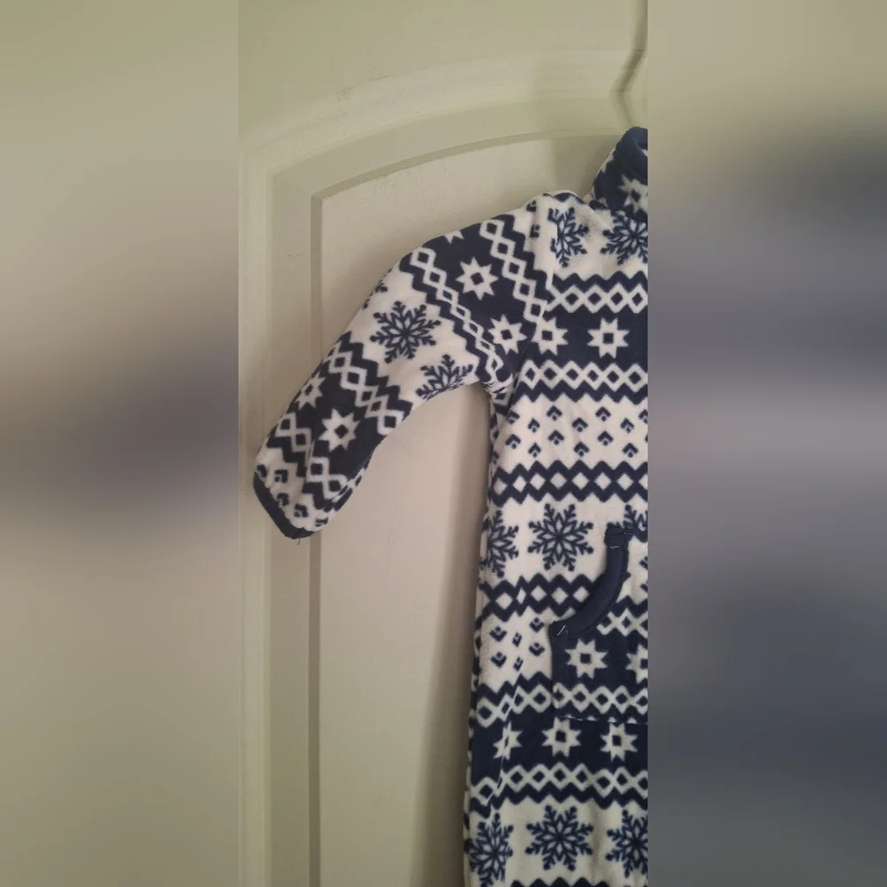 Carter’s‎ One Piece Handsome Little Guy Snowflake Suit 3M Winter Christmas Sku4